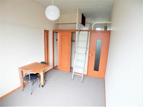 居室・リビング　同タイプの写真です。仕様が異なる場合があります。