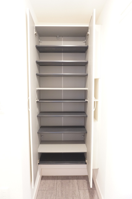 玄関　玄関にはシューズＢＯＸあり★