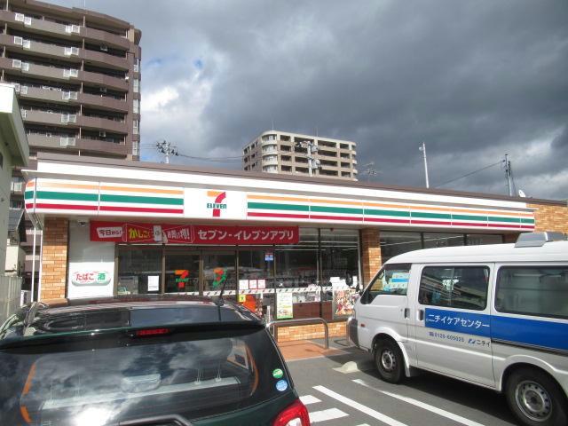 コンビニ　セブンイレブン虎丸店（コンビニ）まで513m