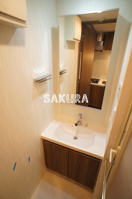 洗面設備　身支度に欠かせない独立洗面台♪