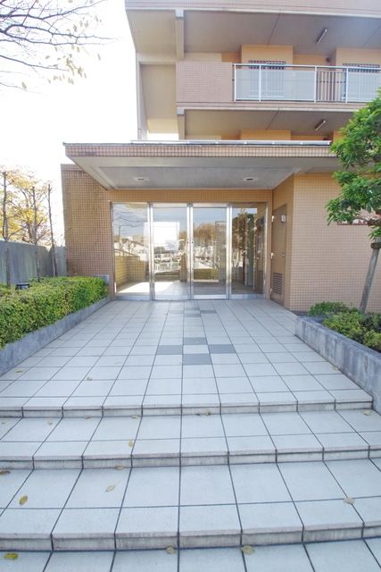 エントランス　★お部屋探しはタウンハウジング稲田堤店まで★