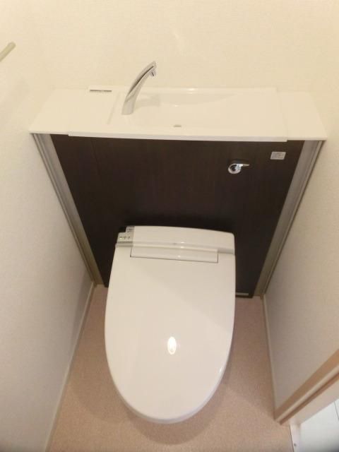 トイレ　ウォシュレット付