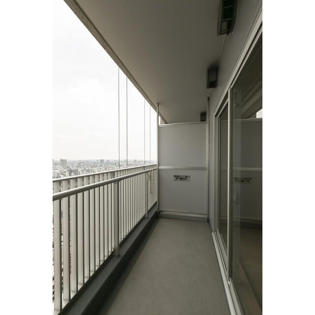 バルコニー　広々としたバルコニーです