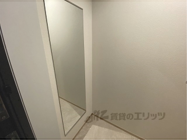 玄関　鏡