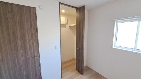 収納　ウォ―クインクローゼット