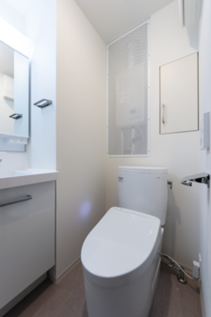 トイレ　※写真は同タイプ住戸です。