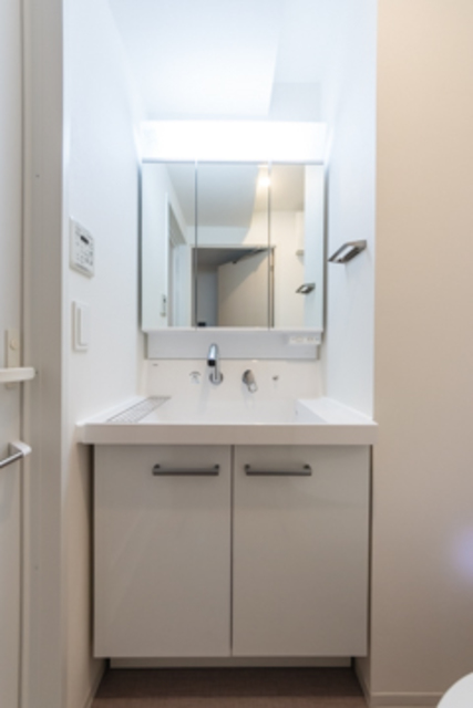洗面設備　※写真は同タイプ住戸です。
