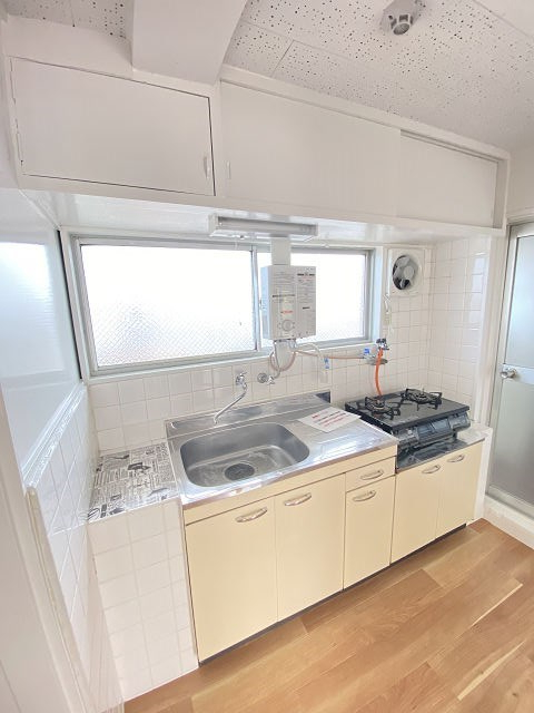 キッチン　コンパクトなキッチンで掃除もラクラク