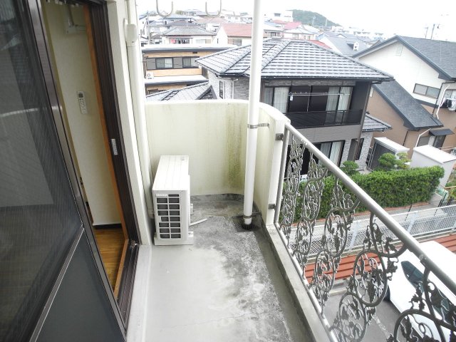 バルコニー　※室内画像は別号室のもの