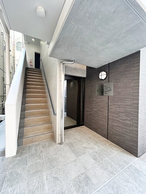 エントランス　角部屋です