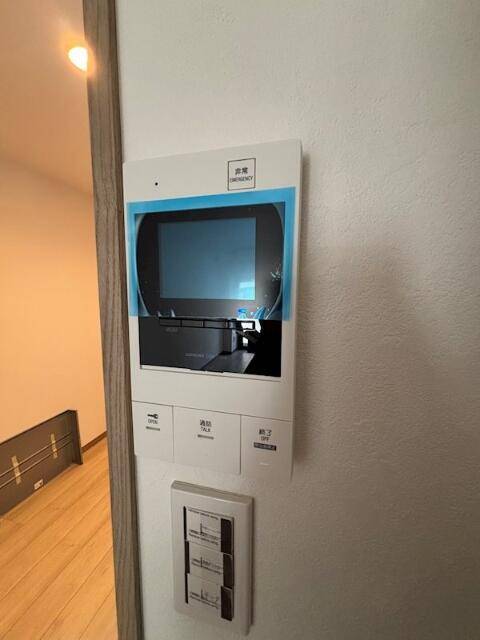 セキュリティ　モニター付きインターホン