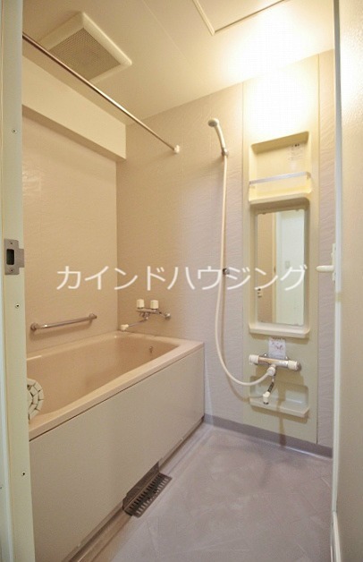 バス・シャワールーム　追炊き機能付き