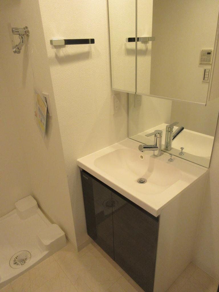 洗面設備　使いやすい独立洗面台☆