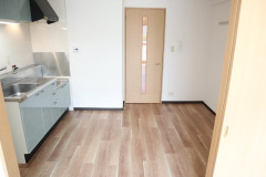 居室・リビング　別号室の写真です。ご参考までに