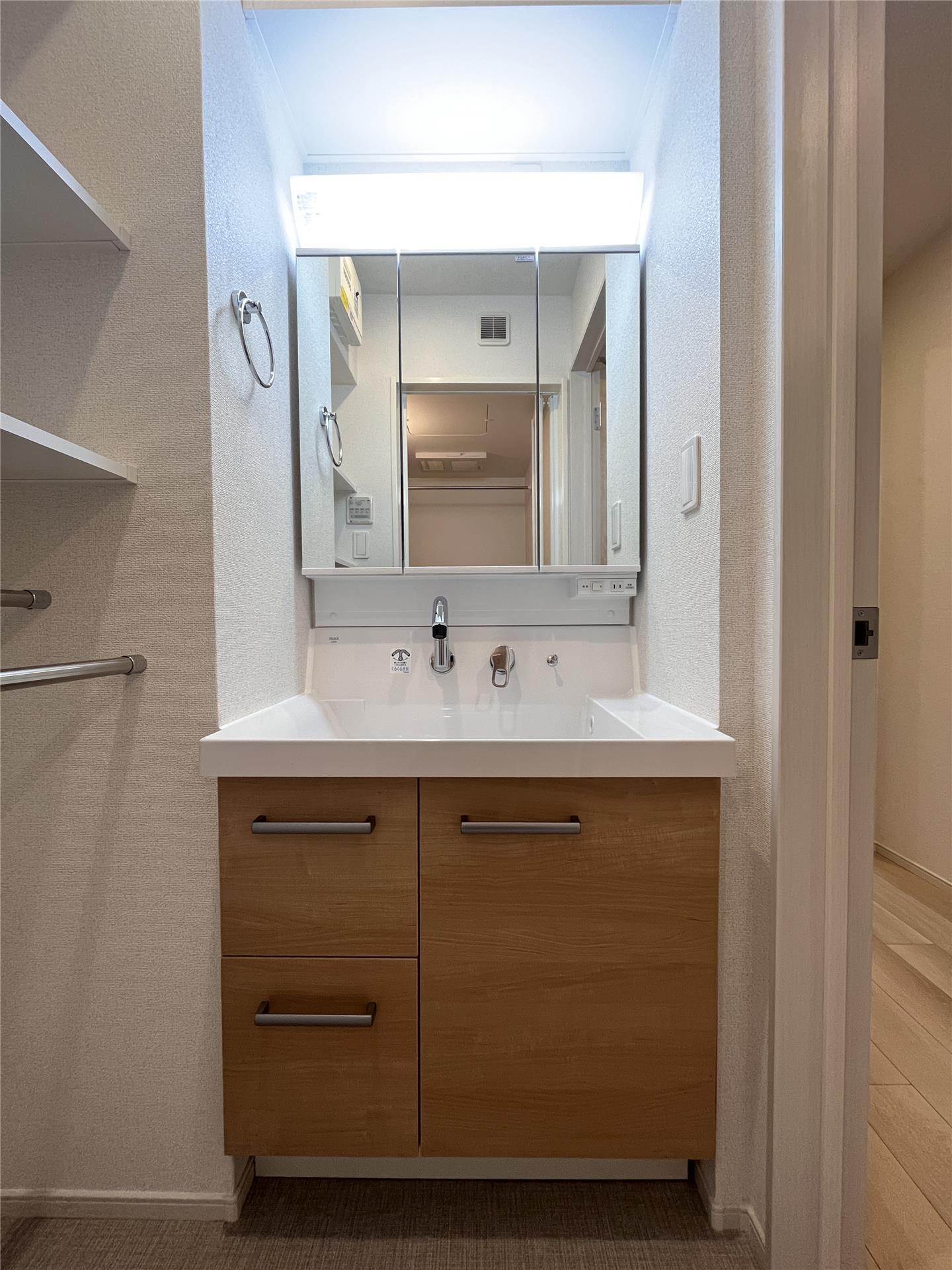 洗面設備　洗髪洗面化粧台