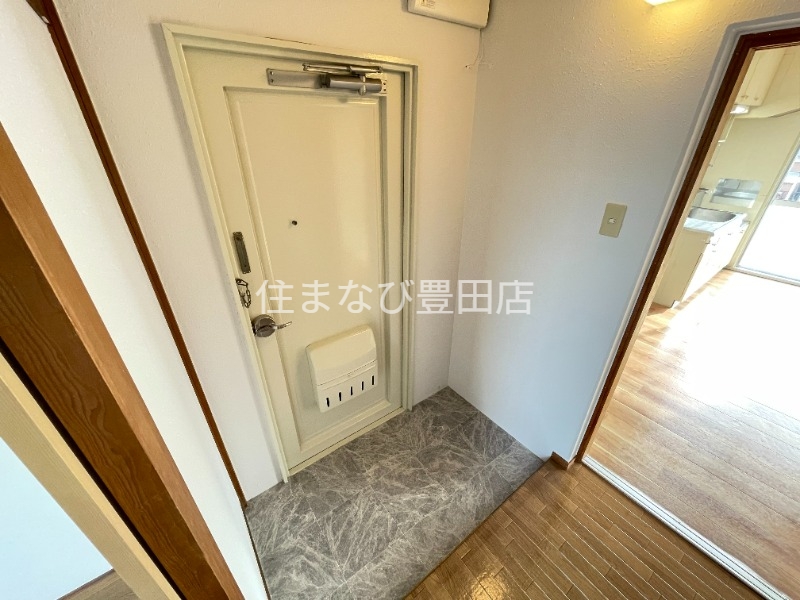 玄関　同型別部屋写真