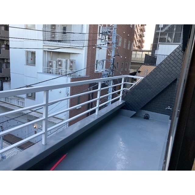 バルコニー　陽当たり良好なバルコニーです