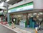 コンビニ　ファミリーマート戸越銀座駅西店（コンビニ）まで218m