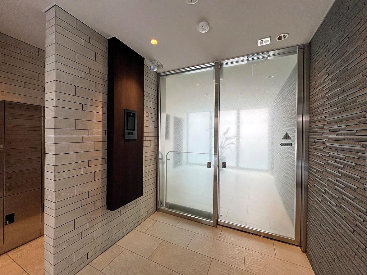 スーパー　ピーコックストア高輪魚籃坂店（スーパー）まで85m