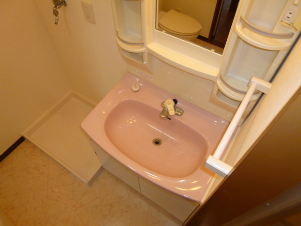 洗面設備　独立洗面台付き！