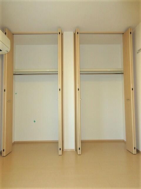 収納　写真は別の部屋のものです。