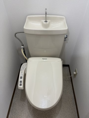 トイレ　温水洗浄便座
