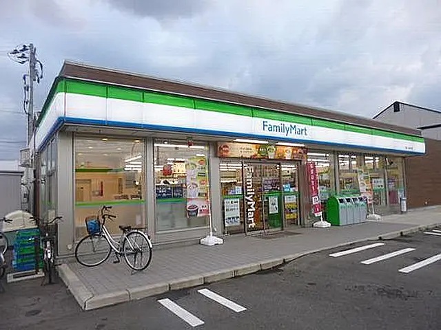 コンビニ　ファミリーマート 秋田八橋本町店（コンビニ）まで202m