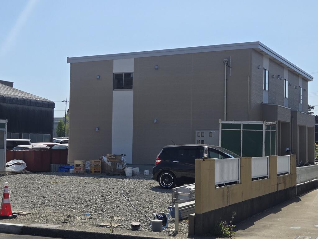 建物外観　建築中
