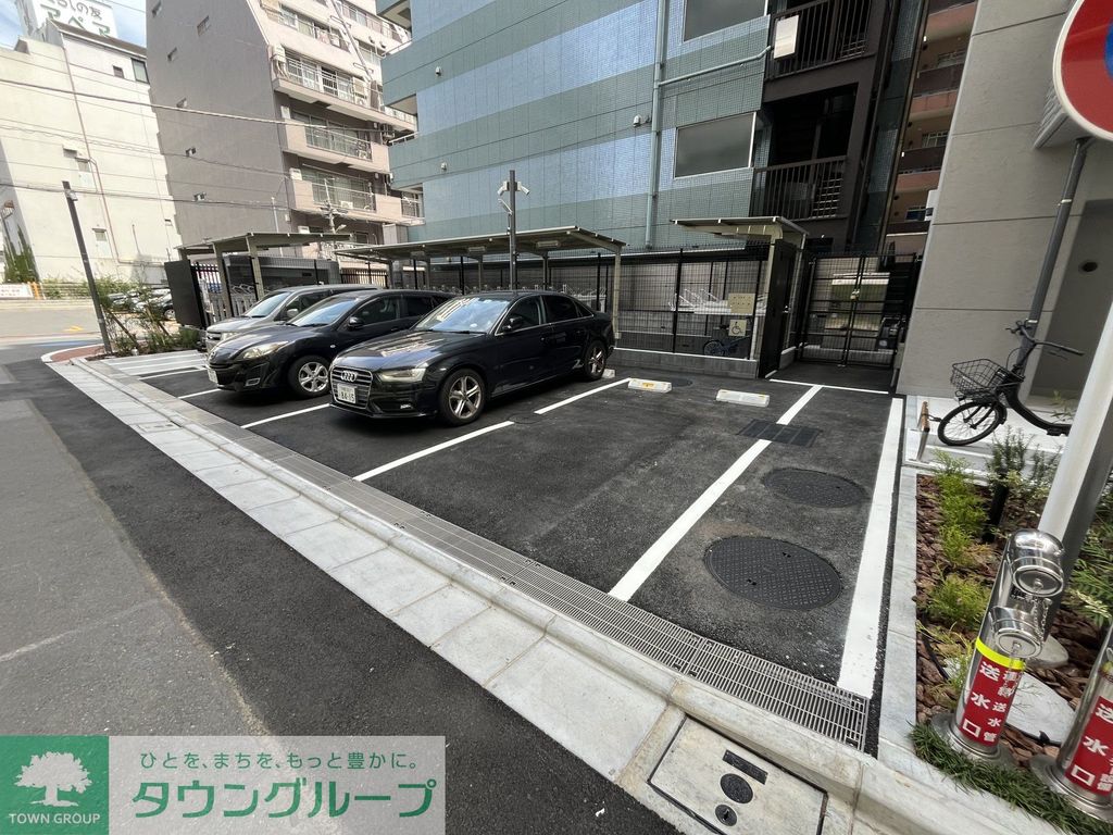 駐車場　駐車場
