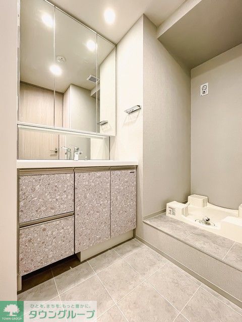 洗面設備　※写真は同タイプ住戸です。