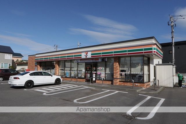コンビニ　セブン－イレブン苫小牧桜木町店（コンビニ）まで14m