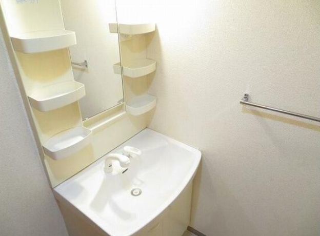 洗面設備　朝の身支度に便利な独立洗面台☆