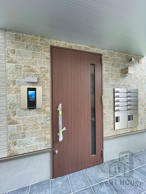 エントランス　外観（建築中）