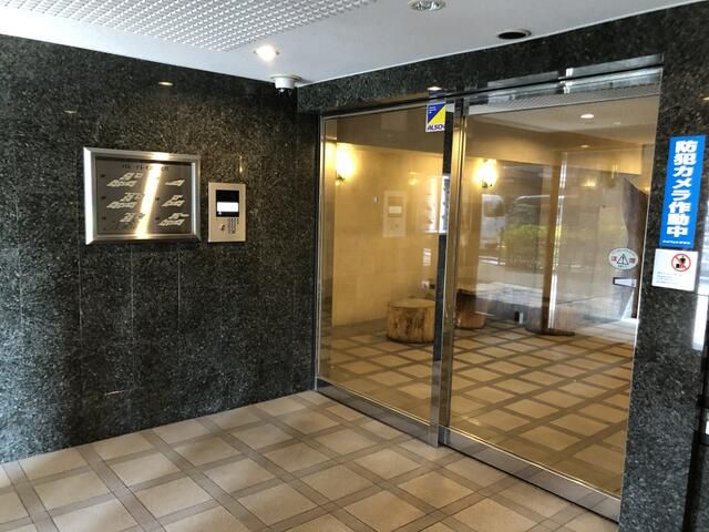 エントランス　建物の内部です