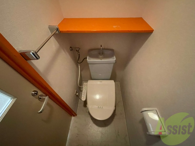 トイレ　トイレです。ウォシュレット付を探している方、おすすめです。