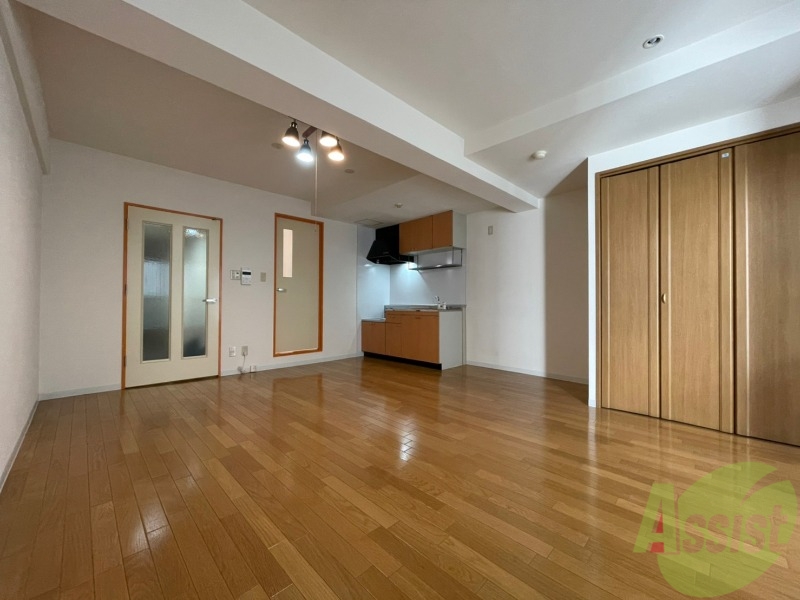 その他部屋・スペース　別角度から寝室を撮ってみました。家具の配置もしやすそう。