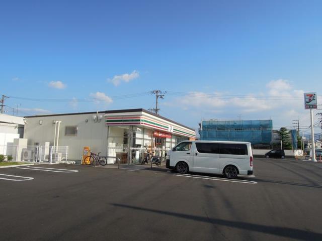 コンビニ　セブンイレブン（コンビニ）まで185m