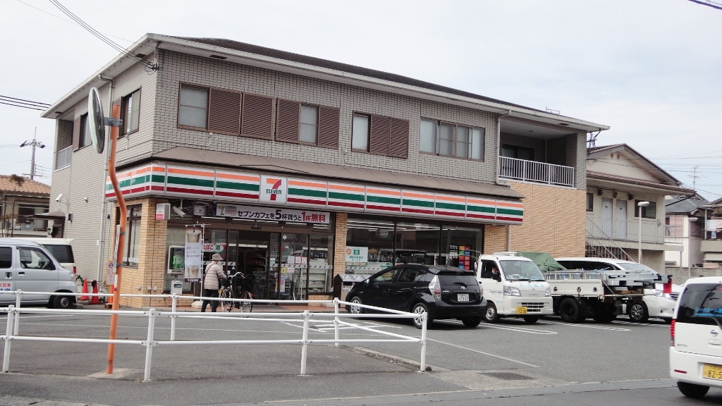 コンビニ　セブンイレブン枚方津田駅前店（コンビニ）まで377m