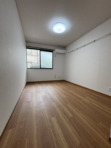 居室・リビング　※別部屋参考画像です。