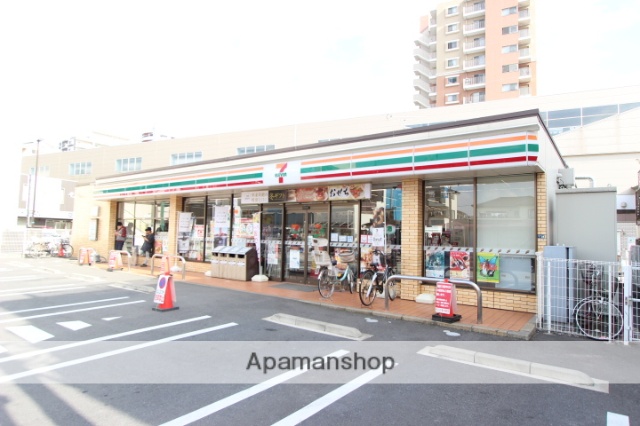 コンビニ　セブンイレブン（コンビニ）まで381m