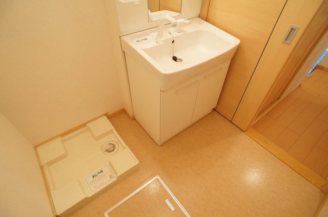 洗面設備　使いやすい洗面所です