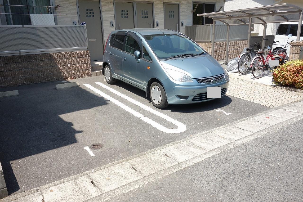 駐車場　建物目の前に駐車場があります♪