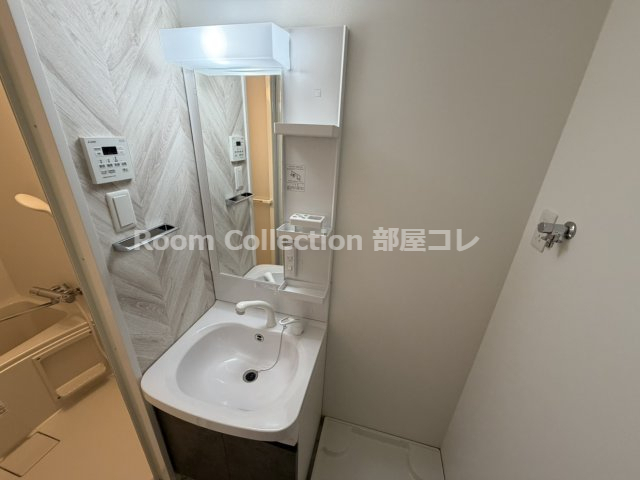 洗面設備　※同物件他部屋写真 反転、色違いの場合有 現況優先