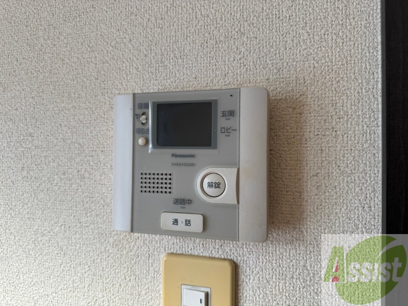 セキュリティ　ＴＶモニター付インターホンです。来客者の顔が見えるので安心！