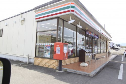 コンビニ　セブンイレブン河合町佐味田店（コンビニ）まで2101m