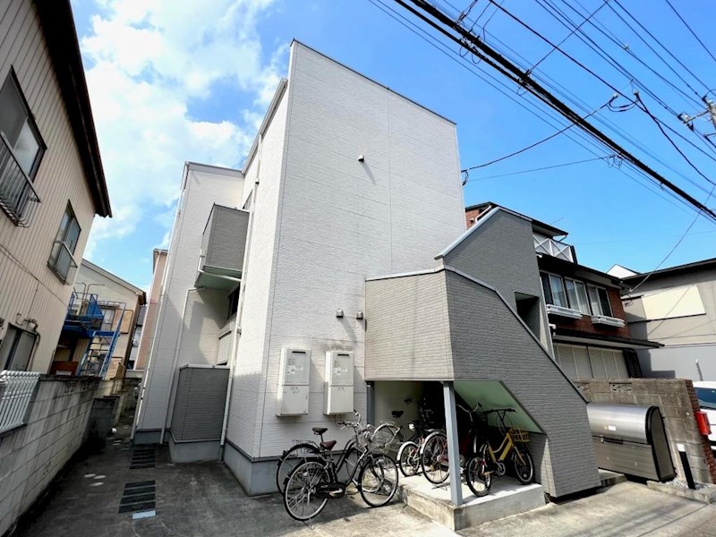 建物外観　草加駅徒歩１０分（８００ｍ）
