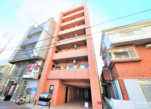 建物外観　～ドドーンっ～