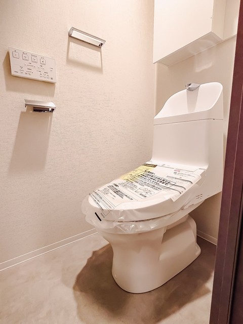 トイレ　※写真は同タイプ住戸です。