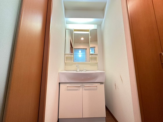 洗面設備　※別部屋の写真です