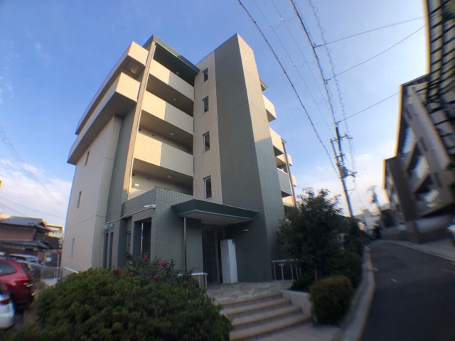 建物外観　安心のオートロック付きです♪